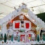 Lighted-Christmas-ginger-bread-house