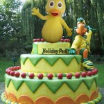 Childrens-Giant-cartoon-pop-out-cartoon-giant-cake-33